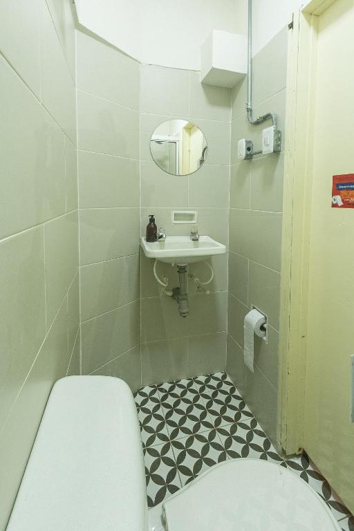 Koupelna v ubytování Hostal R10