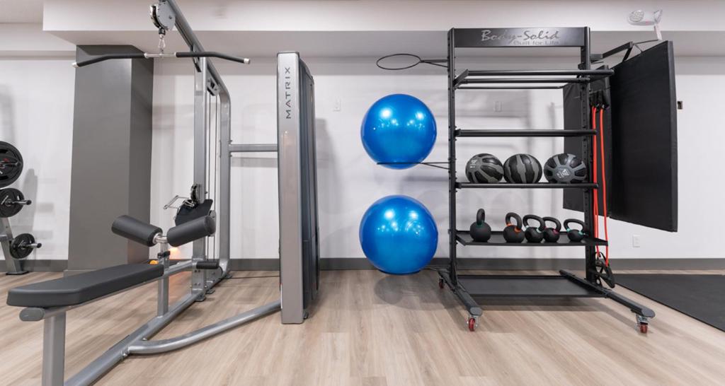 Fitness centrum a/nebo fitness zařízení v ubytování Prestige Oceanview Hotel Prince Rupert