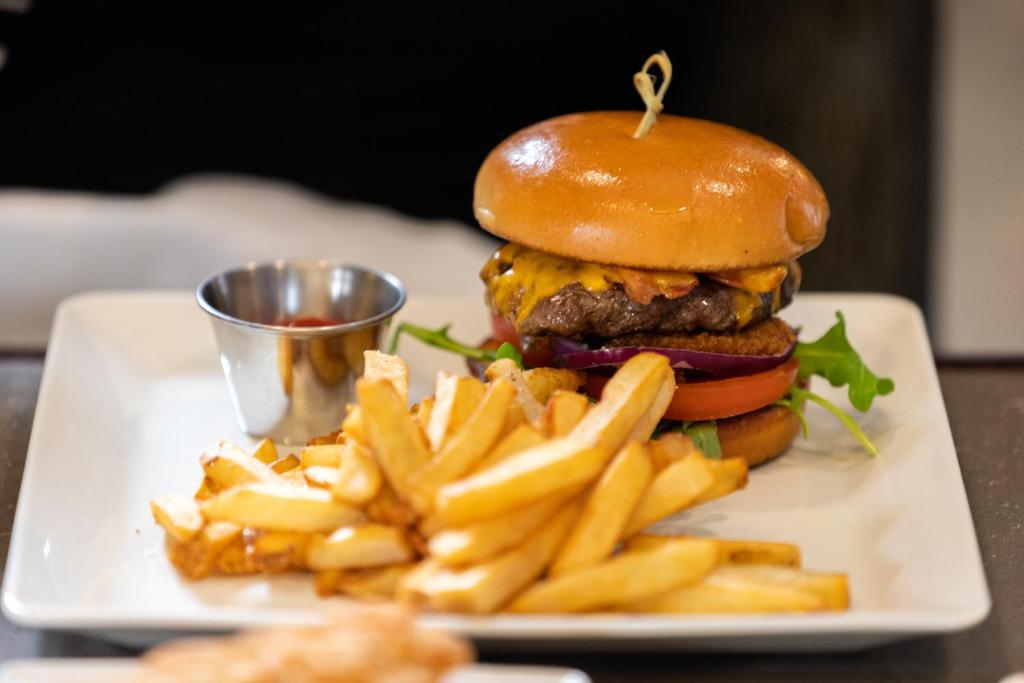 Holiday Inn Saskatoon Downtown by IHG - Resim 41