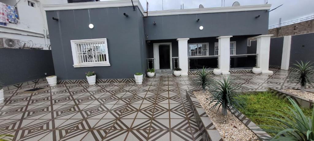 Το κτήριο όπου στεγάζεται  το διαμέρισμα