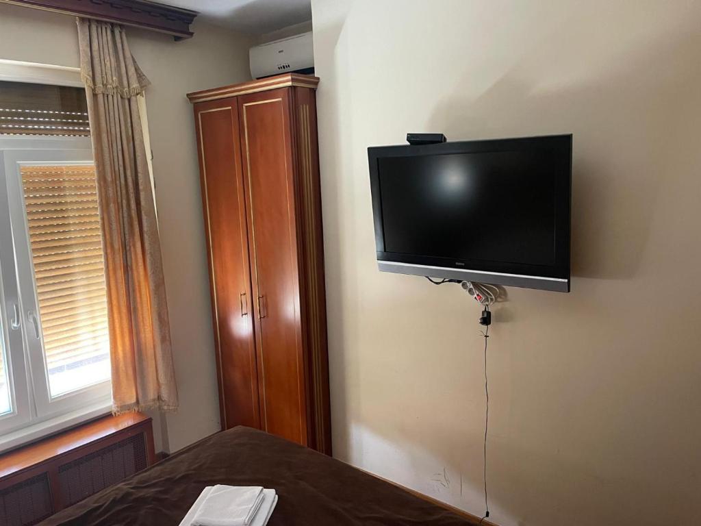 TV o dispositivi per l'intrattenimento presso Traveling Actor