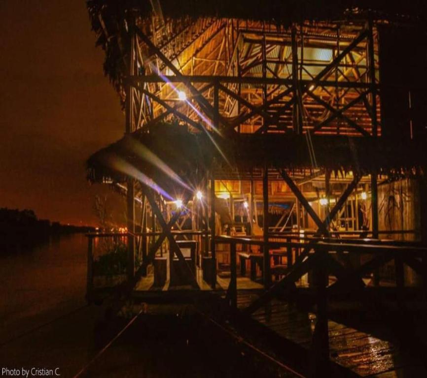 Cabaña Flotante Kurupira