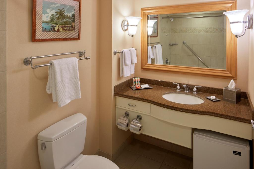 Hilton Hawaiian Village Waikiki Beach Resort - Kalia Tower Double Room With Two Double Beds And Ocean View