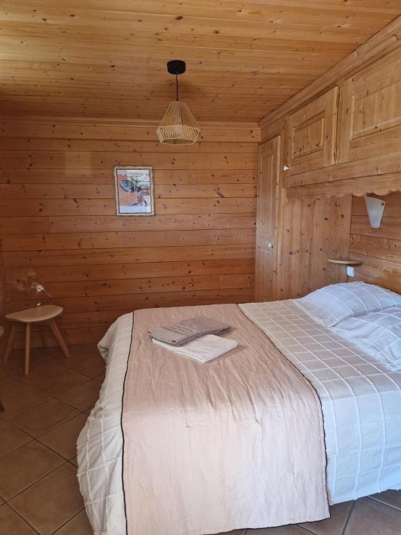 Postel nebo postele na pokoji v ubytování Chalet de Manigod