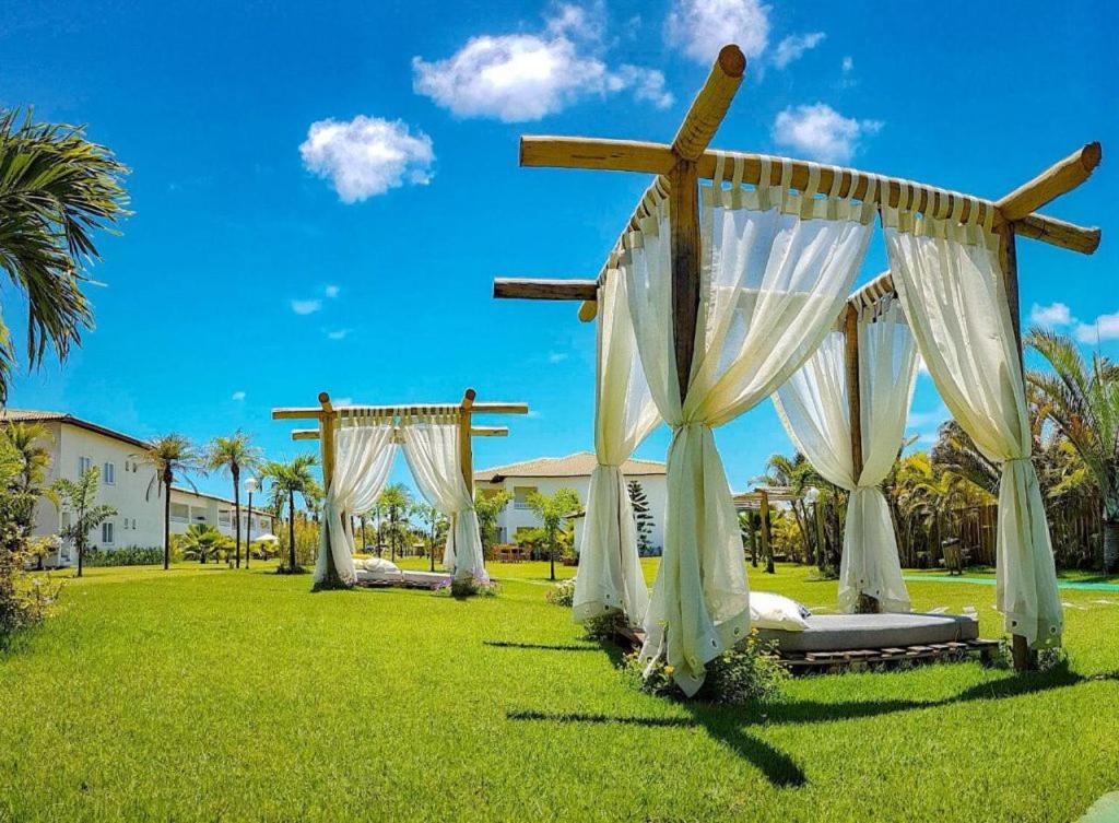 Zahrada ubytování Apartamento Térreo 3 suítes Master Resort Treebies à Beira Mar Subauma Bahia