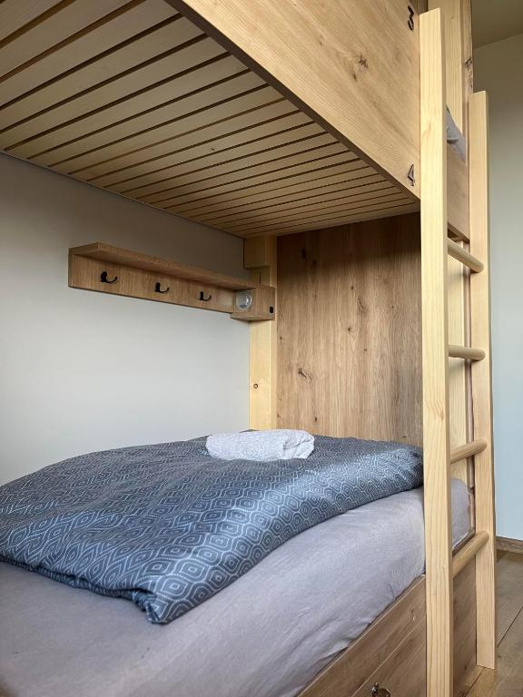 Postel nebo postele na pokoji v ubytování Sherpa's Hostel High Tatras