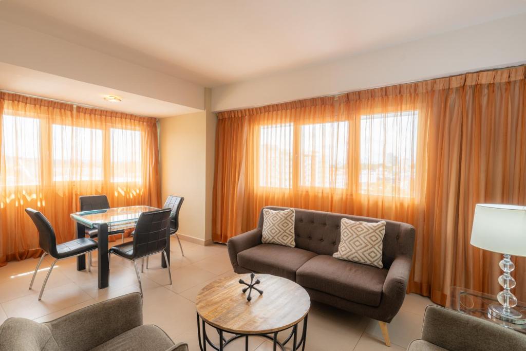 Posezení v ubytování Hotel Faranda Express Soloy and Casino, a member of Radisson Individuals
