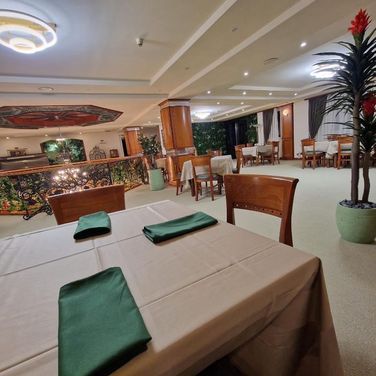 Restaurace v ubytování Hotel Princi i Arberit