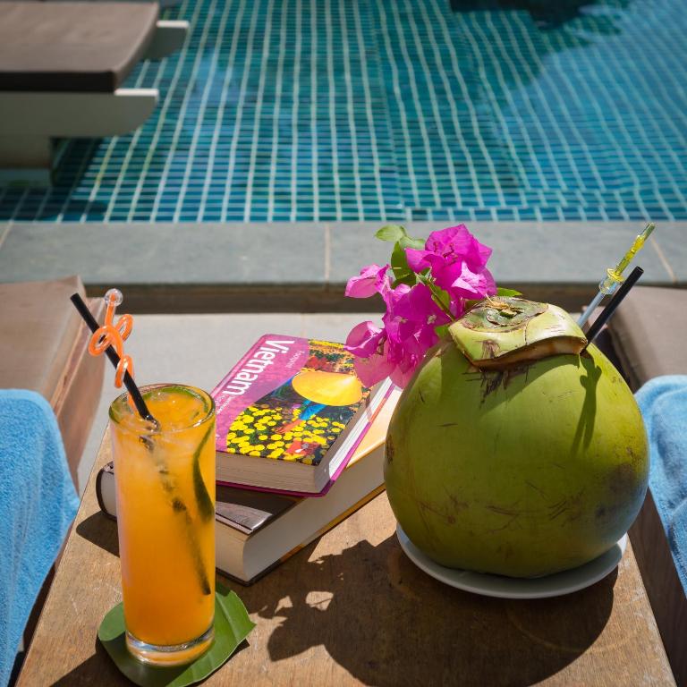 Suite Gia Đình 2 Phòng Ngủ Nhìn Ra Hồ Bơi