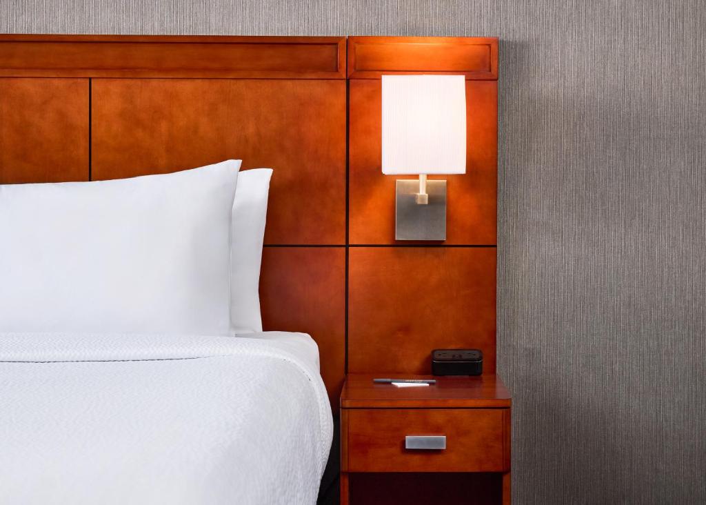 Courtyard by Marriott Fort Collins - Double Room With Two Double Beds