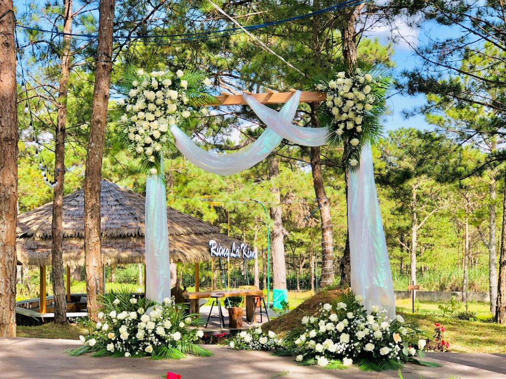 Zahrada ubytování Kim Resort - Khu Nghĩ Dưỡng Rừng Lá Kim