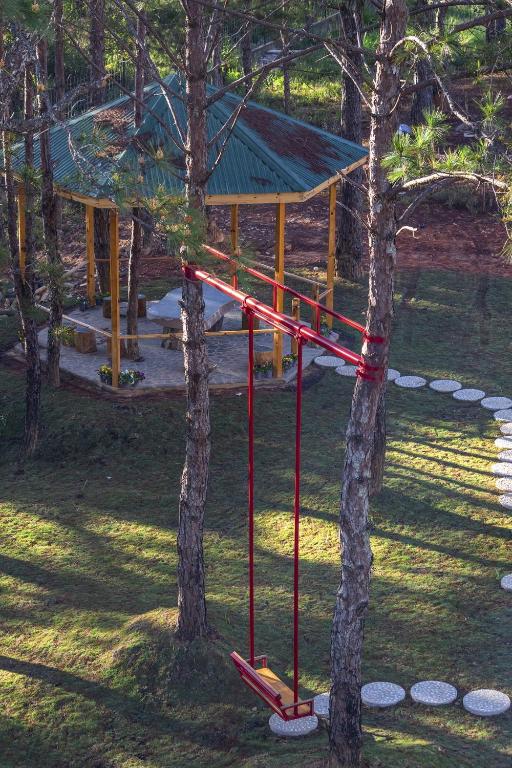 Herní místnost nebo prostor pro děti v ubytování Kim Resort - Khu Nghĩ Dưỡng Rừng Lá Kim