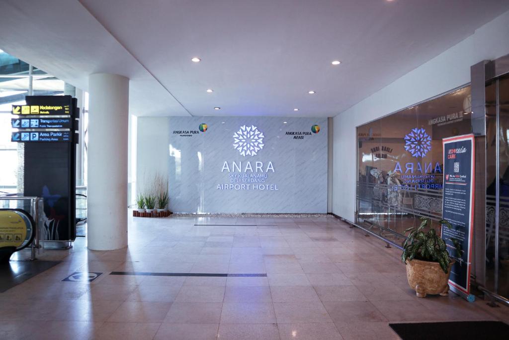 Certifikát, hodnocení, plakát nebo jiný dokument vystavený v ubytování Anara Sky Kualanamu Hotel