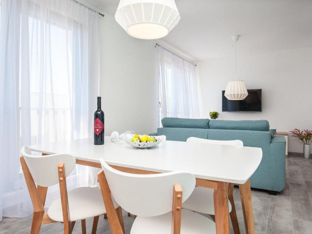 Apartments Dva Galeba - One Bedroom Apartment with Sea View 105