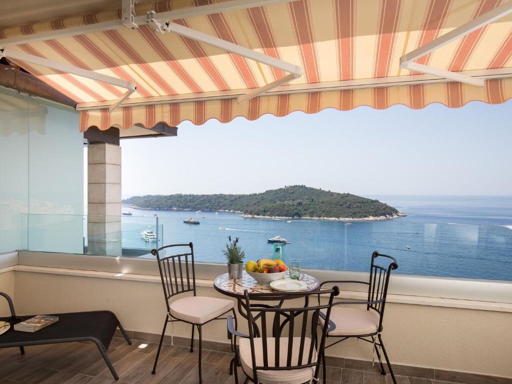 Amorino of Dubrovnik Apartments - Studio Apartment with Balcony and Sea View Apartment Lovor