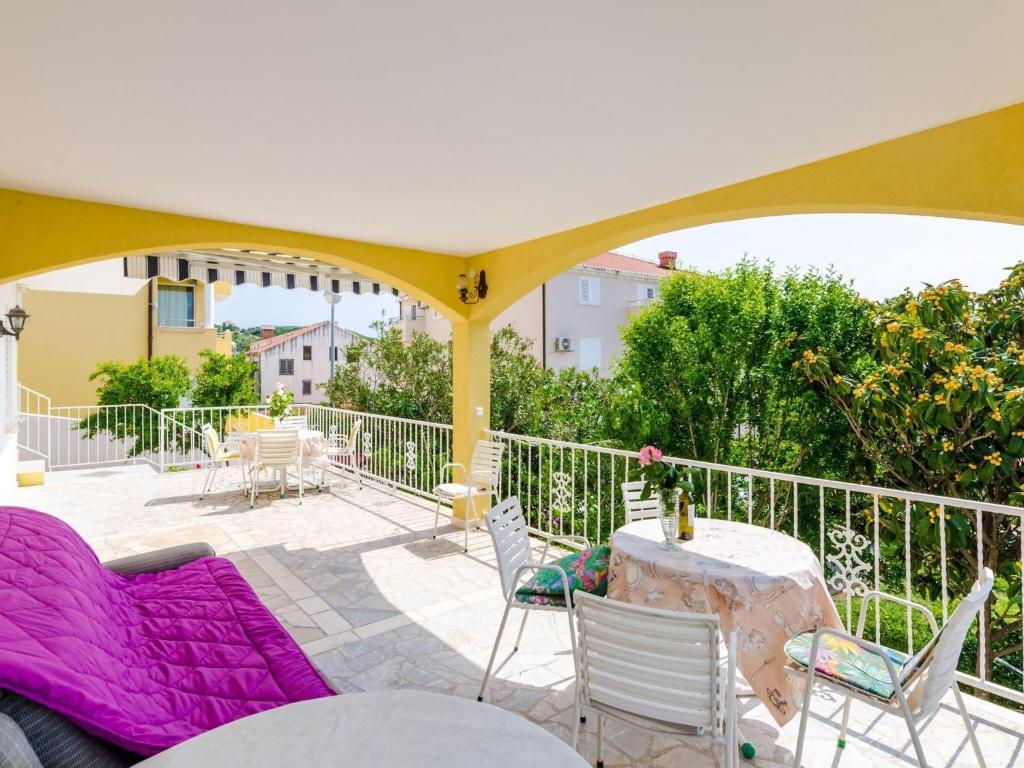 Villa Bind - Comfort Double Room with Patio and Garden View R4