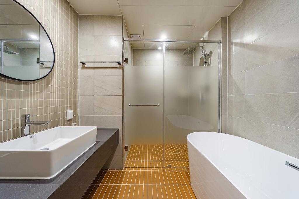 Koupelna v ubytování Hound Hotel Hadan