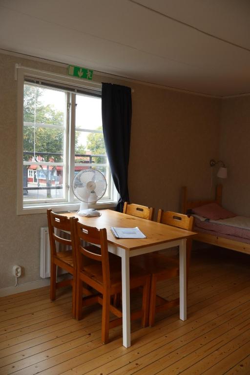 Postel nebo postele na pokoji v ubytování STF Hostel Mariestad