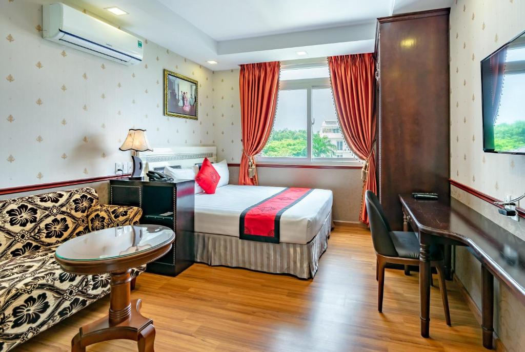 Collection O Emerald Luxury Hotel & Apartment - Studio Apartment