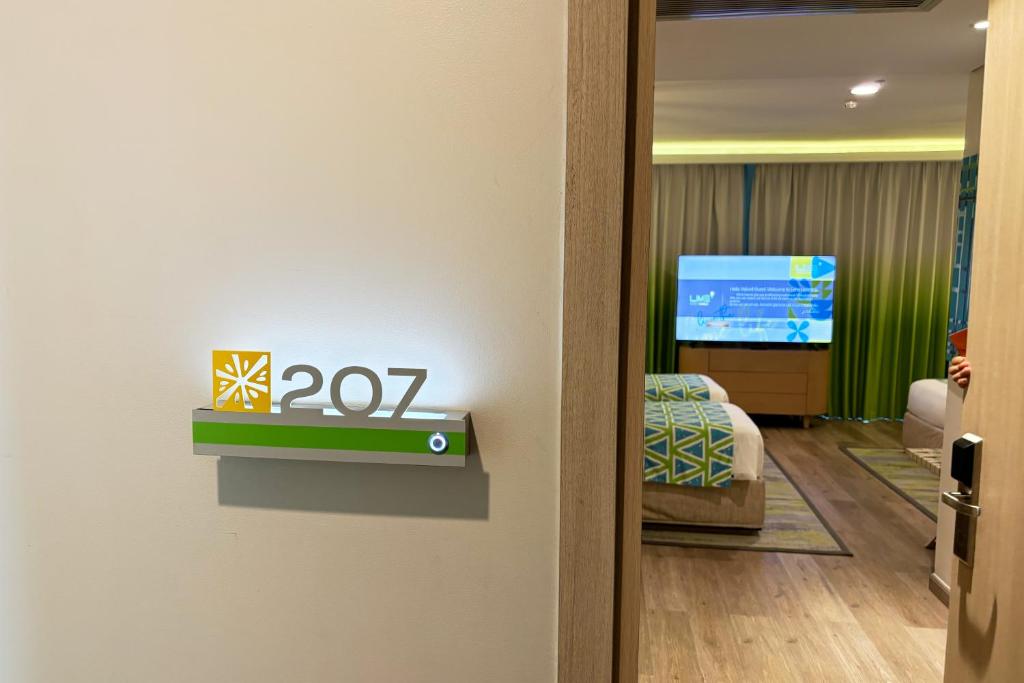 TV a/nebo společenská místnost v ubytování Lime Resort Manila