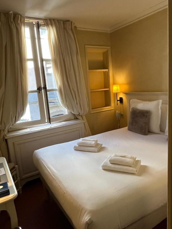 Les Quatre Dauphins - Resim 24