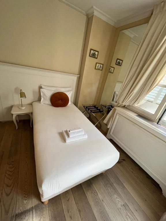 Les Quatre Dauphins - Resim 22