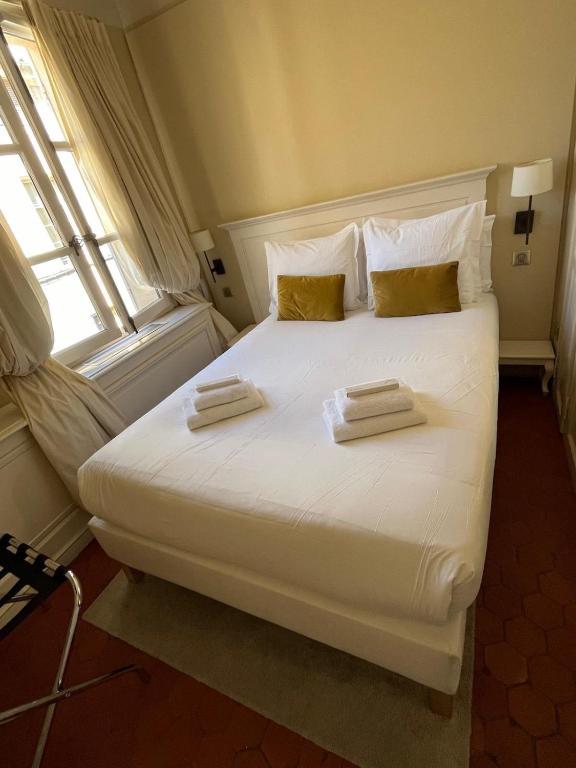 Les Quatre Dauphins - Resim 13