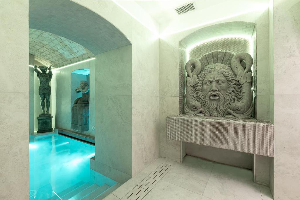Bazén v ubytování Romanico Palace Luxury Hotel & SPA nebo v jeho okolí