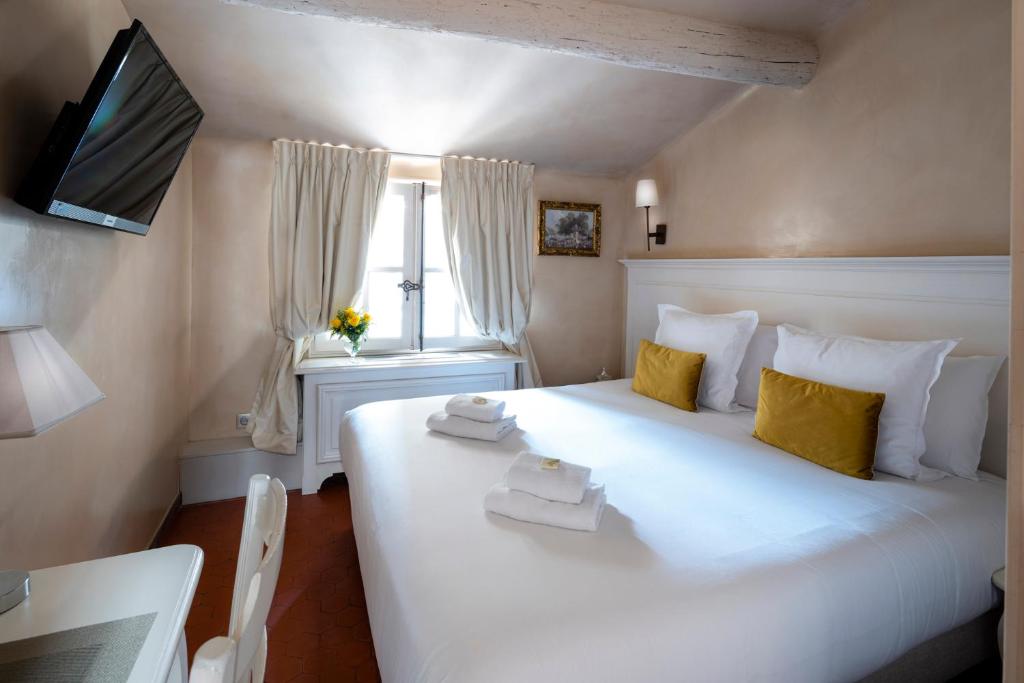 Les Quatre Dauphins - Resim 8