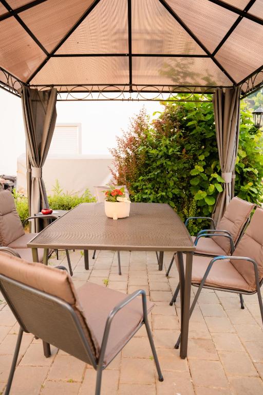 Patio nebo venkovní prostory v ubytování Bruckmayers Gästehaus