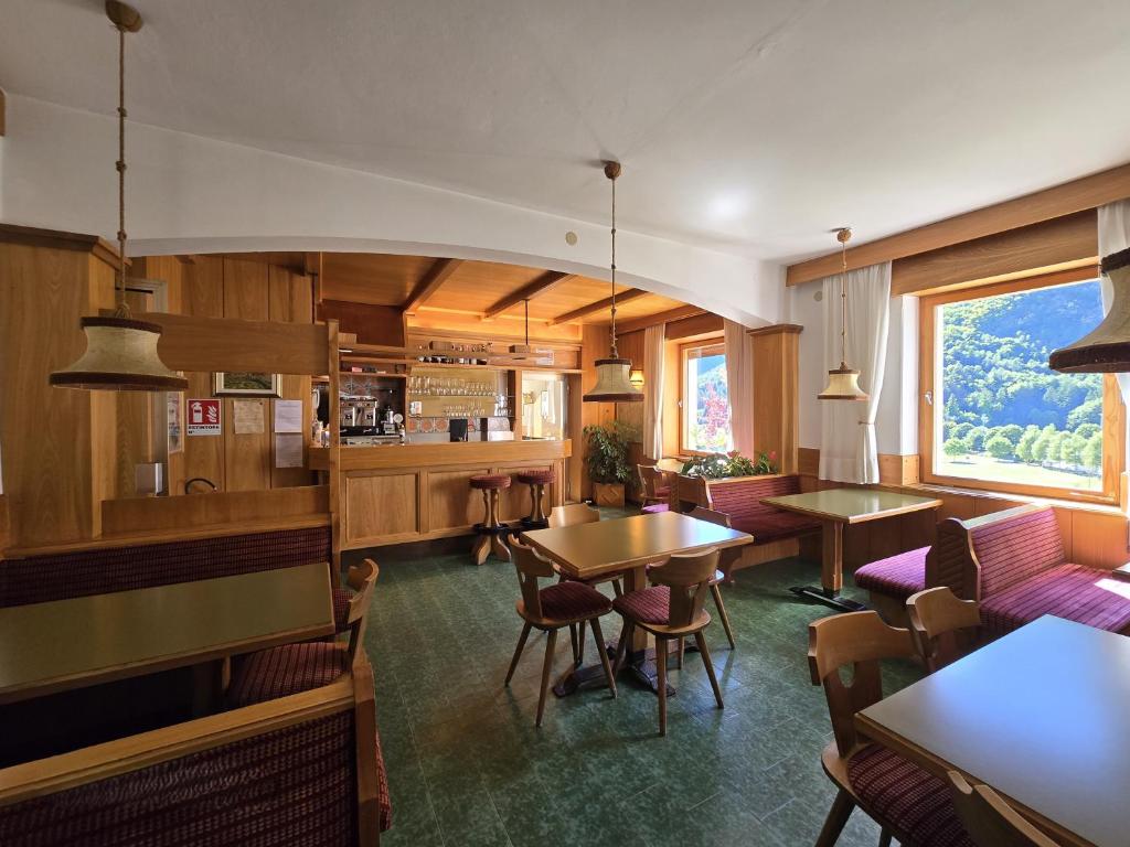 Kuchyň nebo kuchyňský kout v ubytování Hotel Miramonti