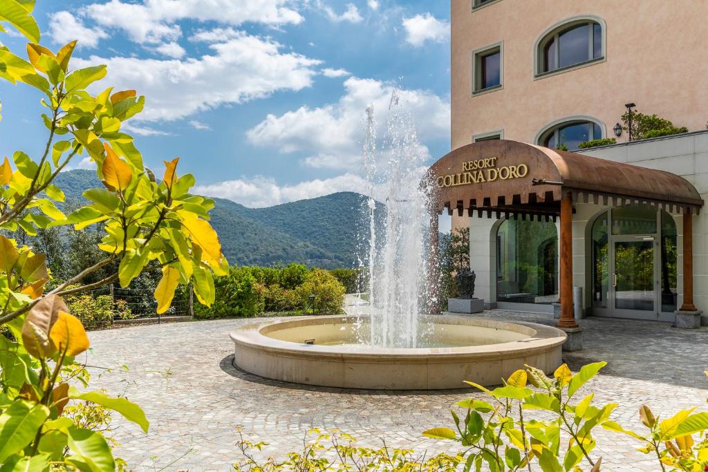 Nespecifikovaný výhled na hory nebo výhled na hory při pohledu z hotelu