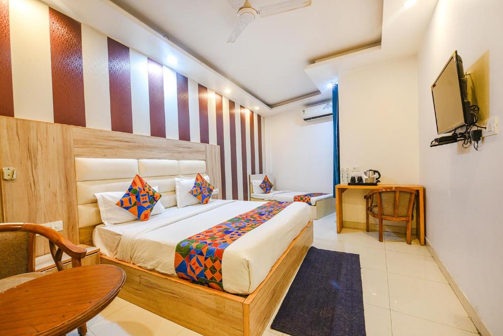FabHotel Aman Inn Near IGI Airport New Delhi - Housity