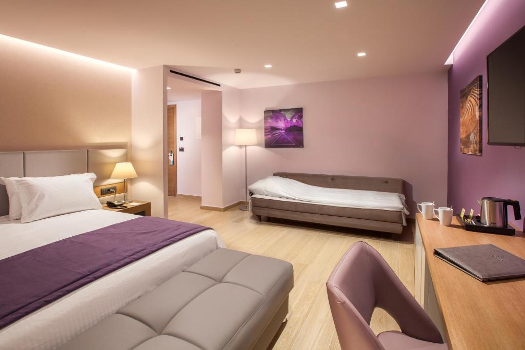 Blue Lagoon City Hotel - 13