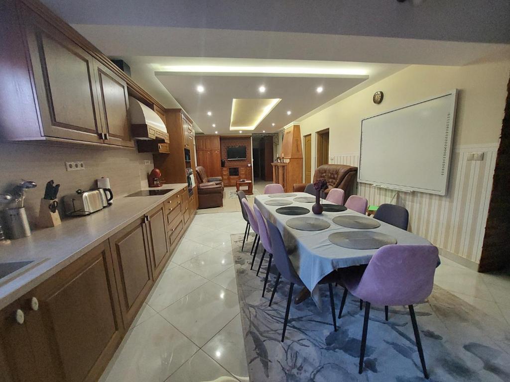 Akácvirág Airport Viki Apartman 4030 Debrecen, Lázár utca 110 kép - 1
