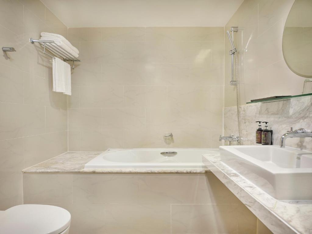 Phòng Deluxe Nhìn ra Thành phố có 2 Giường Đơn