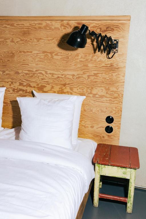 
Family Room (5 Adults)
