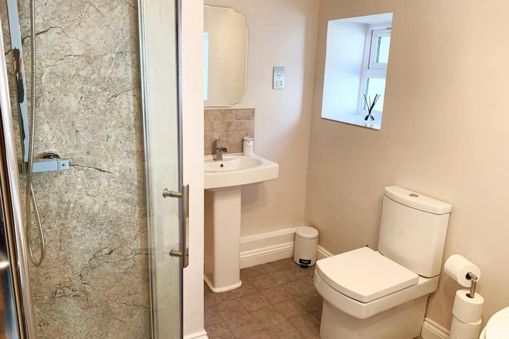 Quaint cottage in Ventnor with sea views - Housity