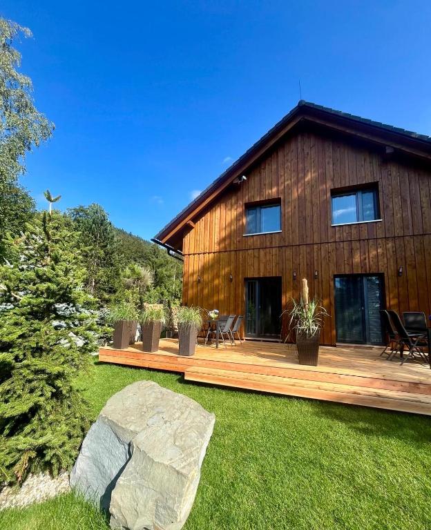 Zahrada ubytování Apartmány Na Satině
