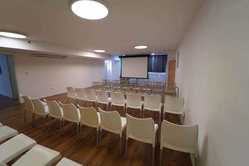 Konferenční prostory v ubytování Spirit of Herzl Hotel הרוח של הרצל