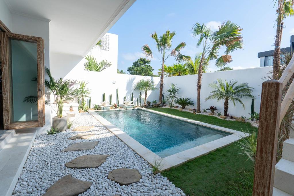 Πισίνα στο ή κοντά στο Jurassic Villa Canggu