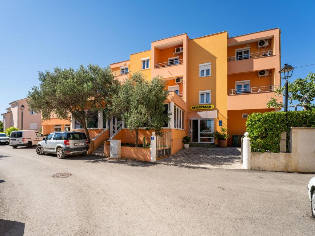 Budova, v ktorej sa apartmán nachádza