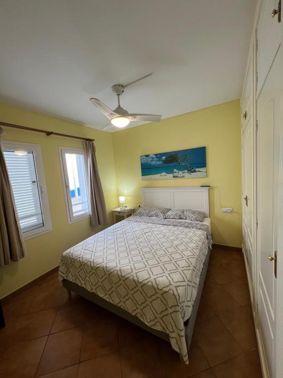 Postel nebo postele na pokoji v ubytování Apartamento a 2 minutos andando a la playa.