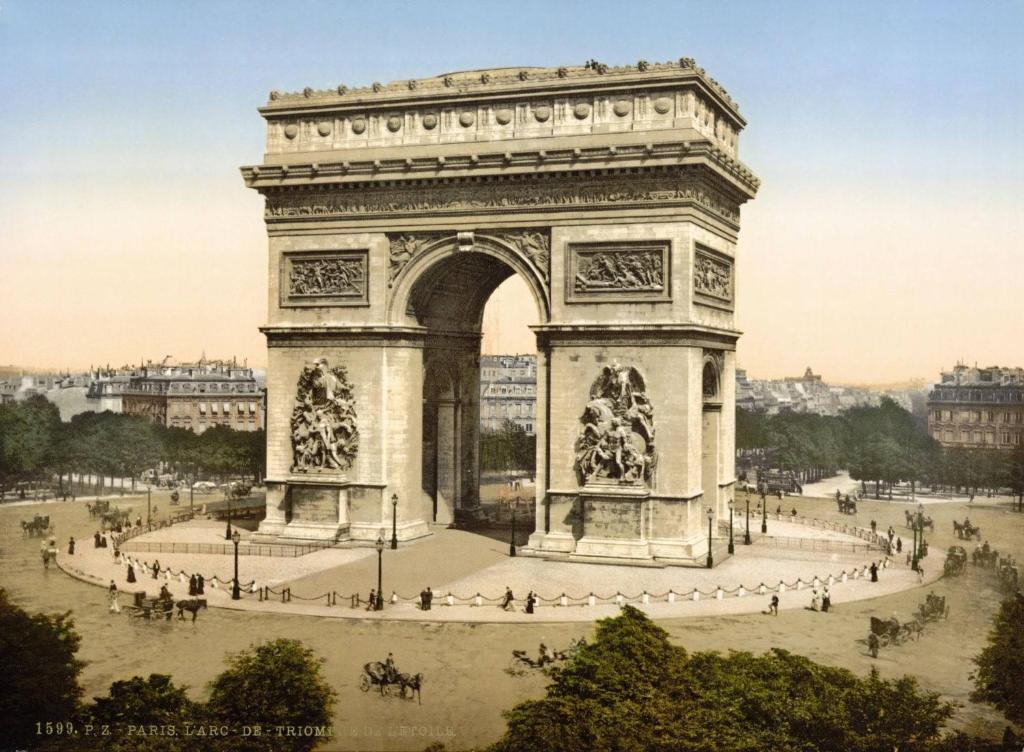 Une ancienne photo du trocadéro dans l'établissement Charming flat Arc de Triomphe, à Paris