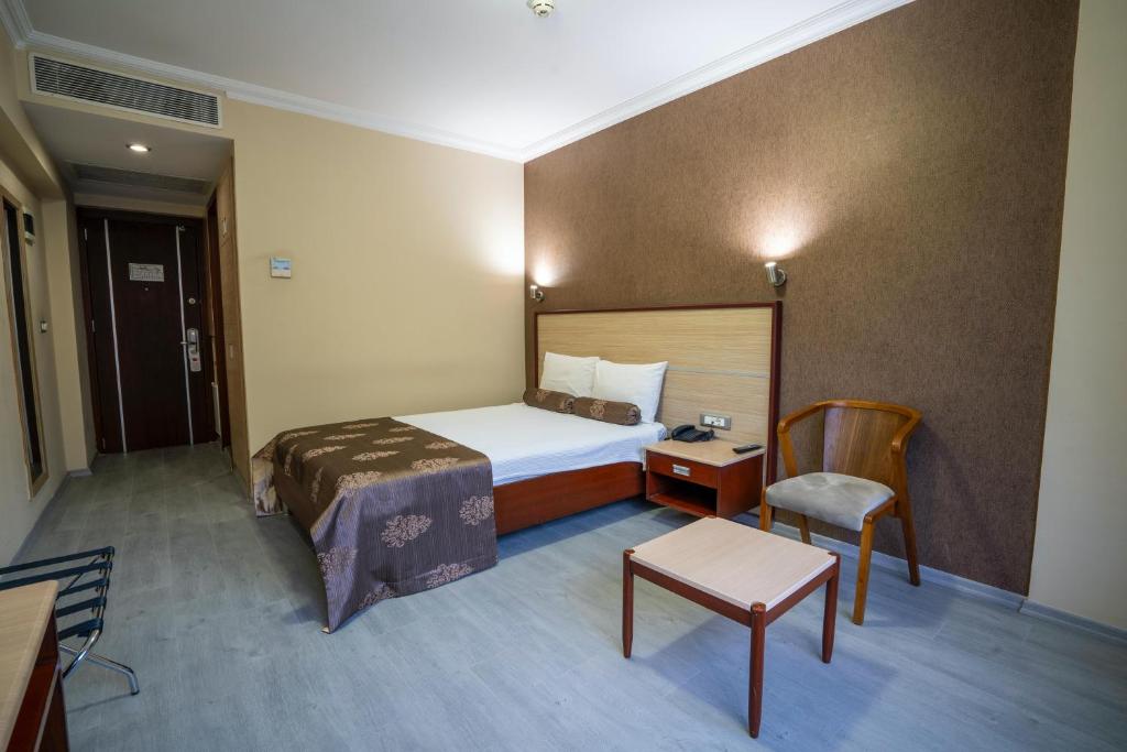 HALLEY OTEL - Standard Double Room