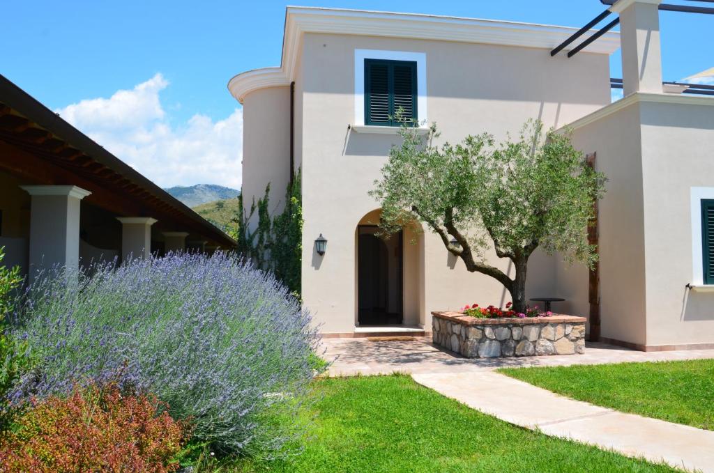 Ogród w obiekcie Collina Degli Ulivi B&B