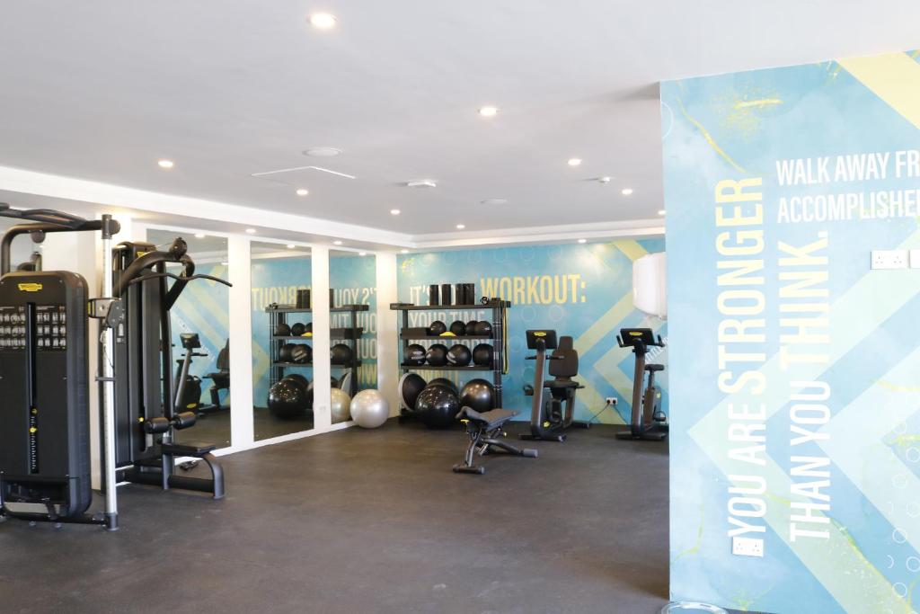 Fitness centrum a/nebo fitness zařízení v ubytování Yaya Hotel & Apartments