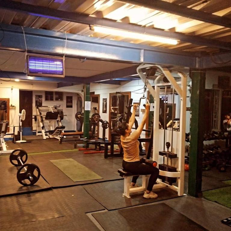 Fitness centrum a/nebo fitness zařízení v ubytování Mystic Vibes Fitness- Commune