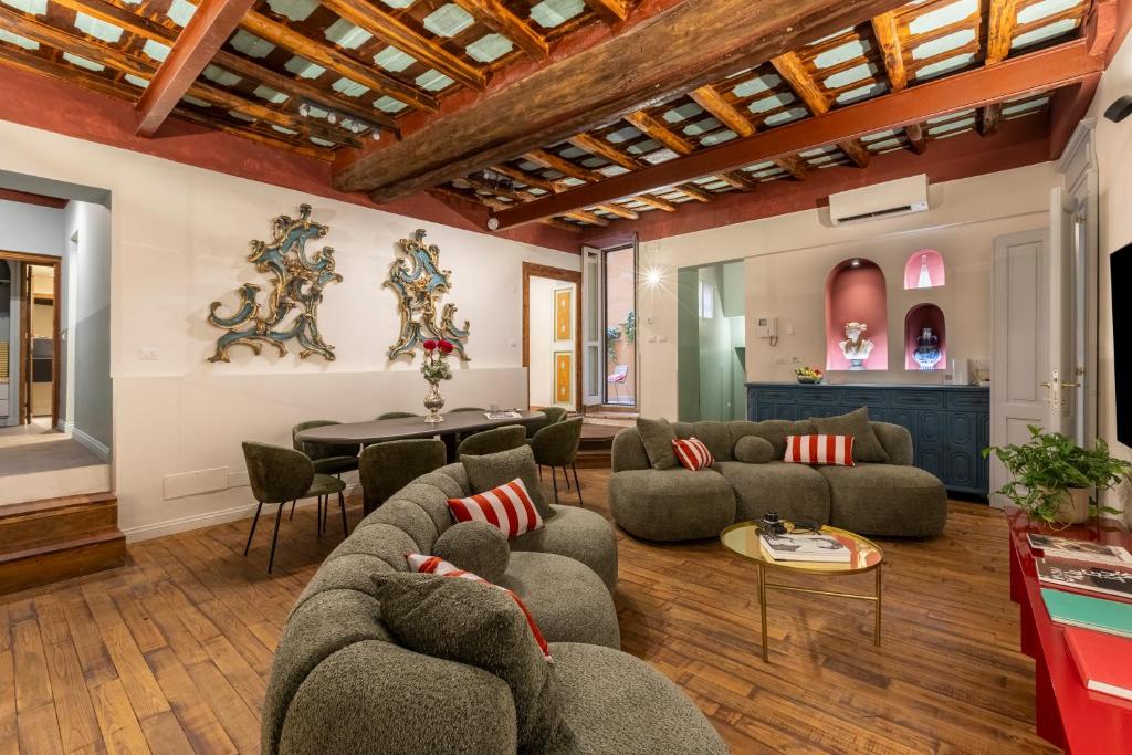 ROMAC Baullari IV Large apartment in Campo de' Fiori
