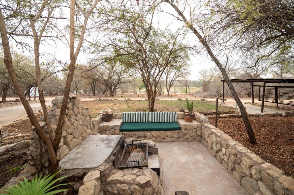 Zahrada ubytování Foxy Crocodile Bush Lodge & Kruger Safari's - No Loadshedding